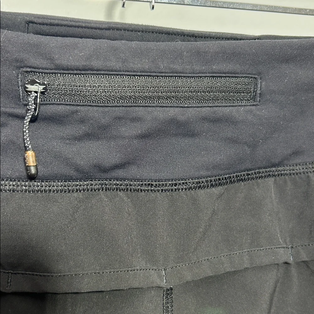 Lululemon Black Speed Up Lined Shorts  2.5" sz 6 - Picture 7 of 8